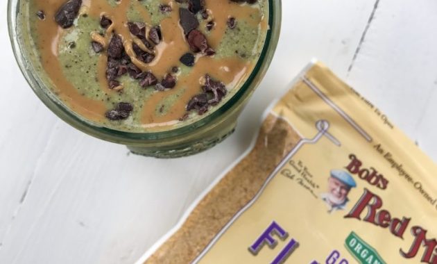 Az Şekerli Smoothie’lerin Sırrı Ne? + Fıstık Ezmeli Çikolata Parçacıklı Smoothie Tarifi
