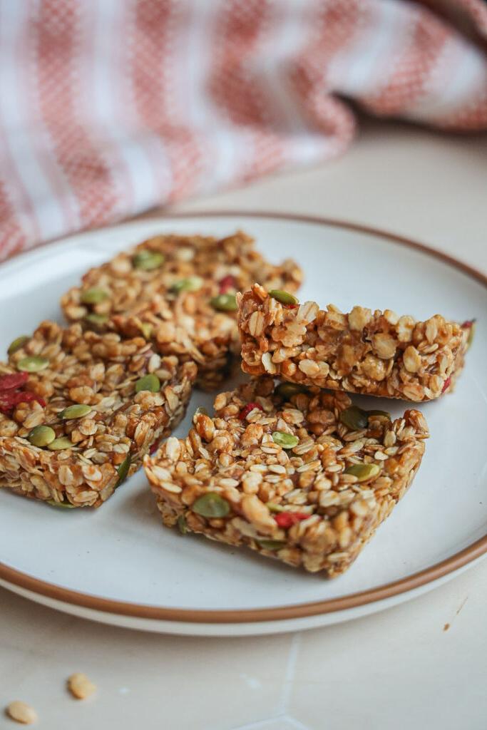 Healthy chew granola bars without nuts.